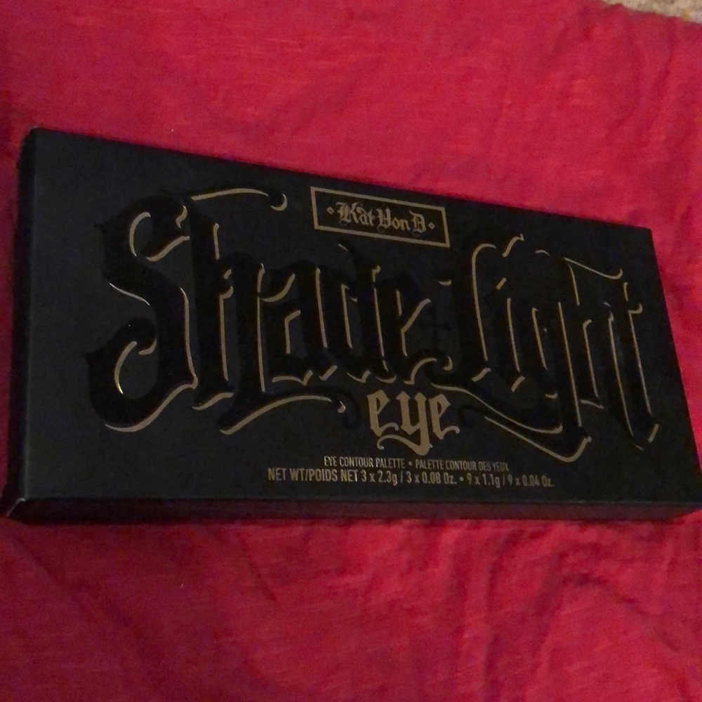 Kat Von D Shade + Light Glimmer Eye Palette